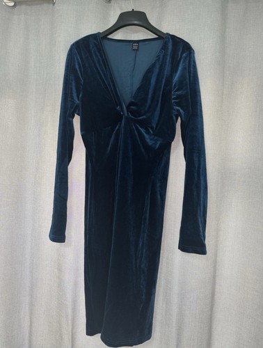 Teal blue twist detail - v, neck