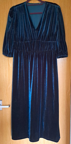 Ladies neck puff - neck, sleeved